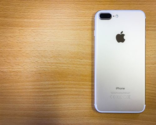 数据蛙苹果恢复专家软件界面，显示iPhone连接状态与可恢复文件列表，包含照片联系人短信等数据类型